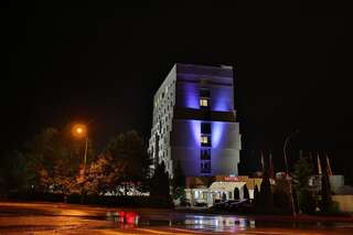 Отель Terra Europe Brontes Hotel Тарговыште-0