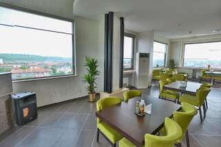 Отель Terra Europe Brontes Hotel Тарговыште-3