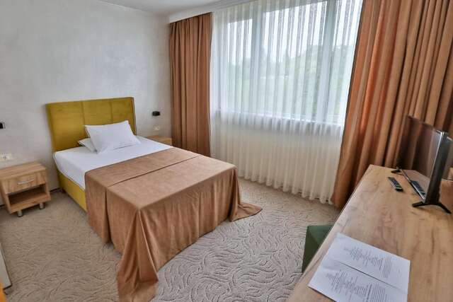 Отель Terra Europe Brontes Hotel Тарговыште-35